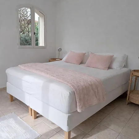 Villa Flora -150m2, Swimming Pool, Sea On Foot, Air Conditioning