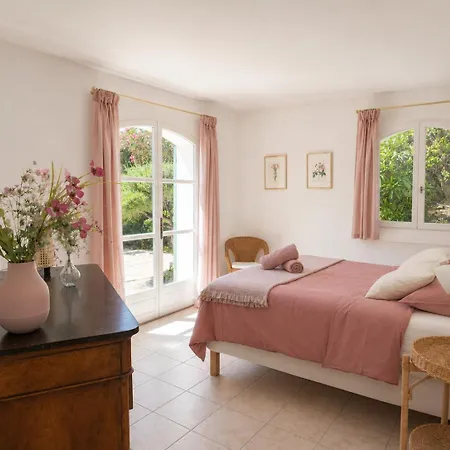 Flora -150m2, Swimming Pool, Sea On Foot, Air Conditioning